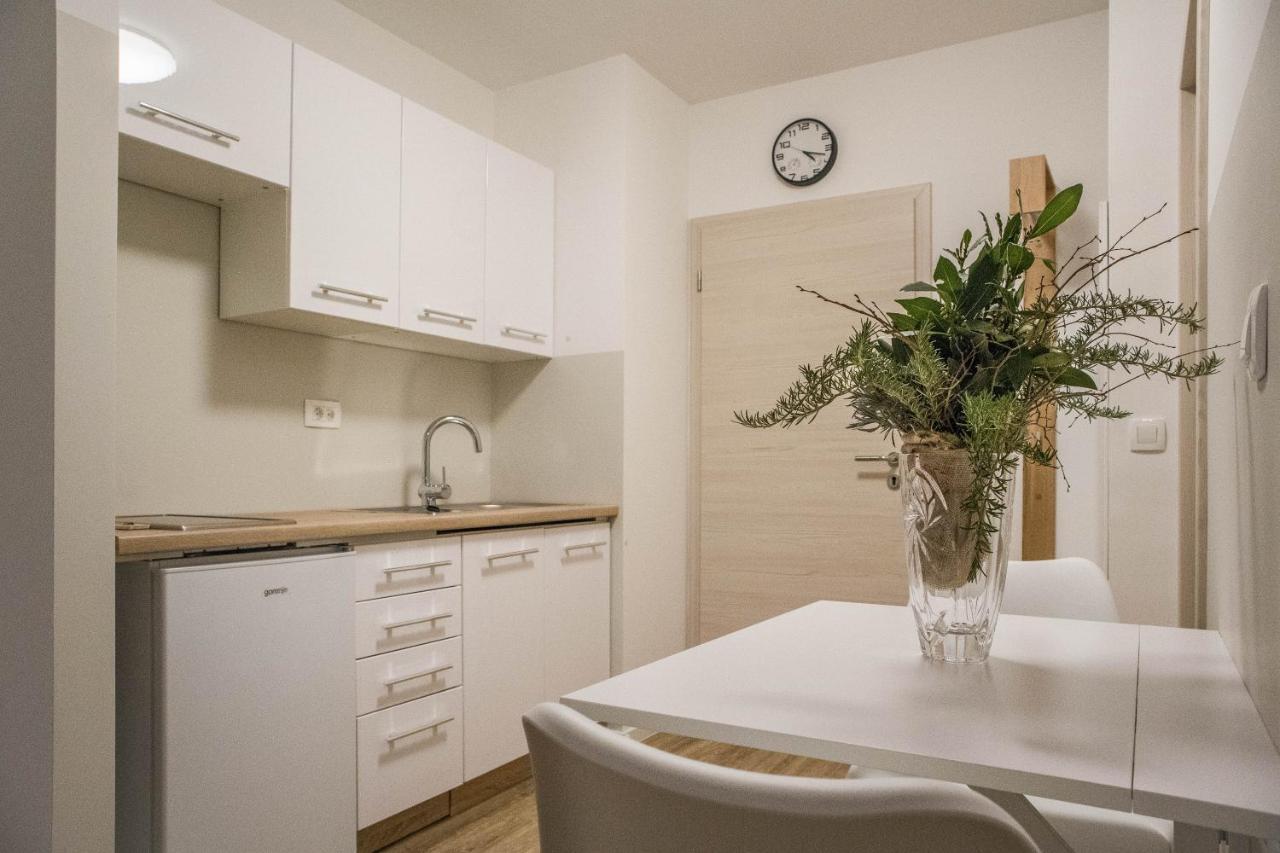 Jantar Apartmaji 新梅斯托 外观 照片