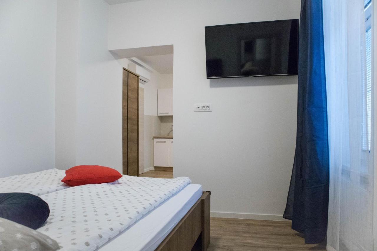 Jantar Apartmaji 新梅斯托 外观 照片