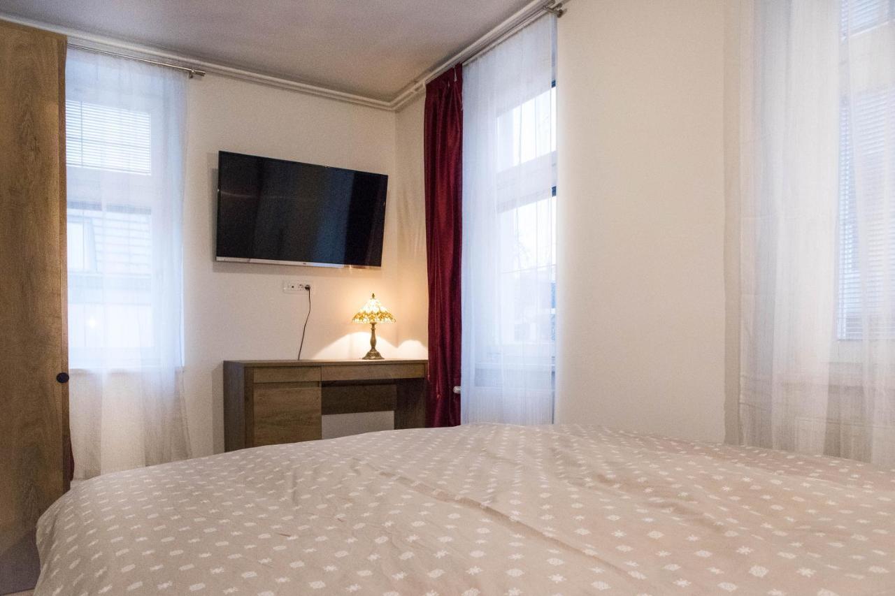 Jantar Apartmaji 新梅斯托 外观 照片