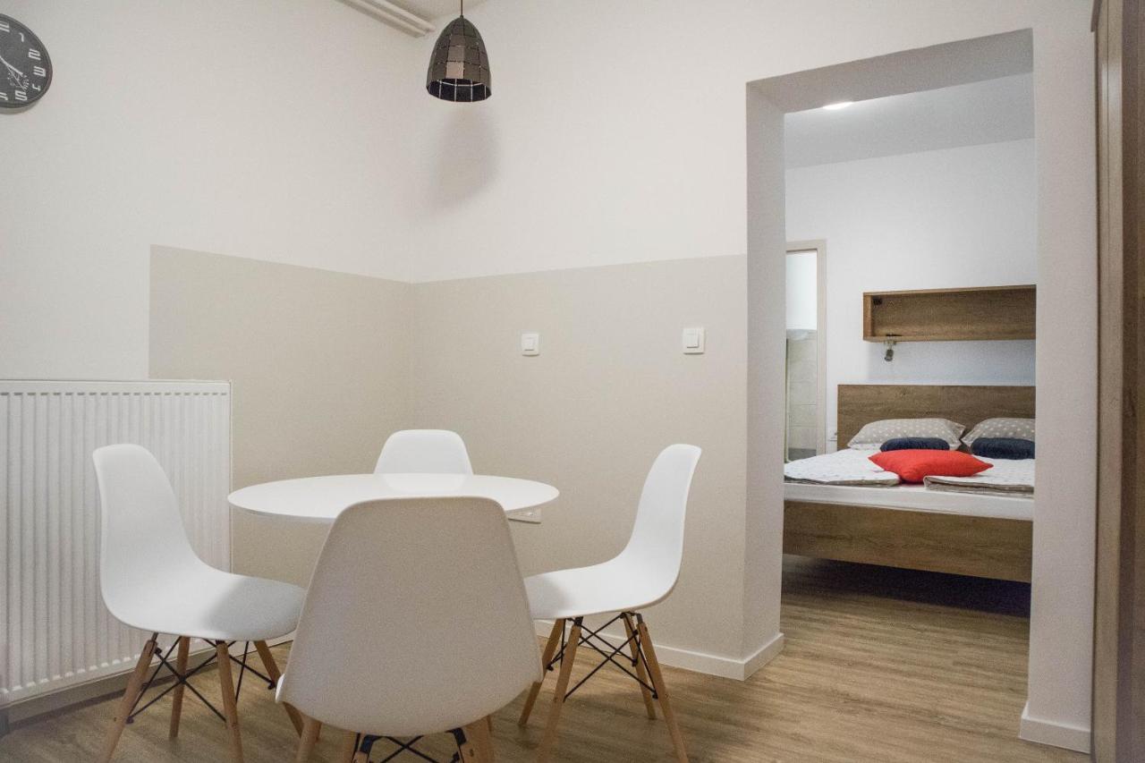 Jantar Apartmaji 新梅斯托 外观 照片