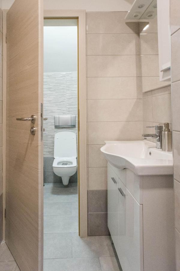 Jantar Apartmaji 新梅斯托 外观 照片
