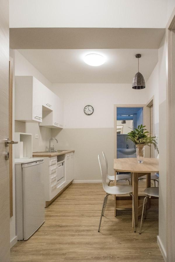 Jantar Apartmaji 新梅斯托 外观 照片